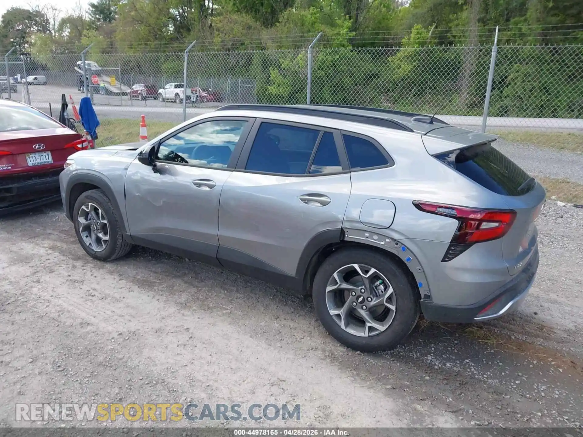 3 Photograph of a damaged car KL77LHEP1TC091354 CHEVROLET TRAX 2026