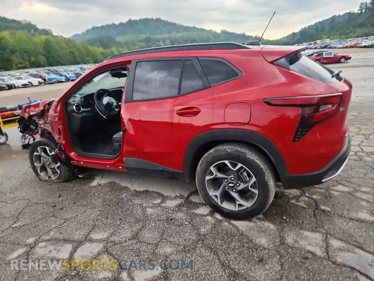 2 Photograph of a damaged car KL77LHEP1TC107634 CHEVROLET TRAX 2026