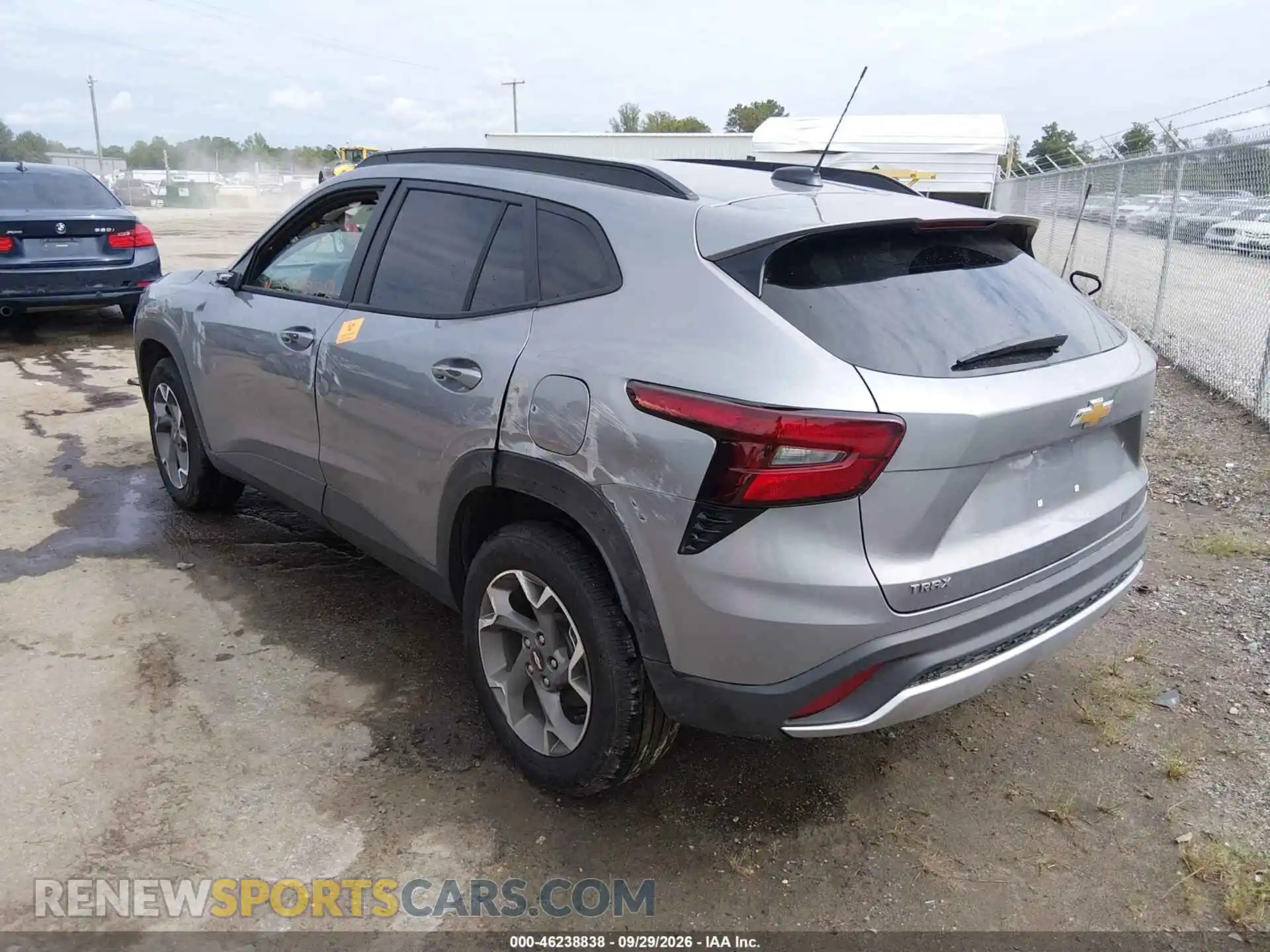 3 Фотография поврежденного автомобиля KL77LHEP2TC087877 CHEVROLET TRAX 2026