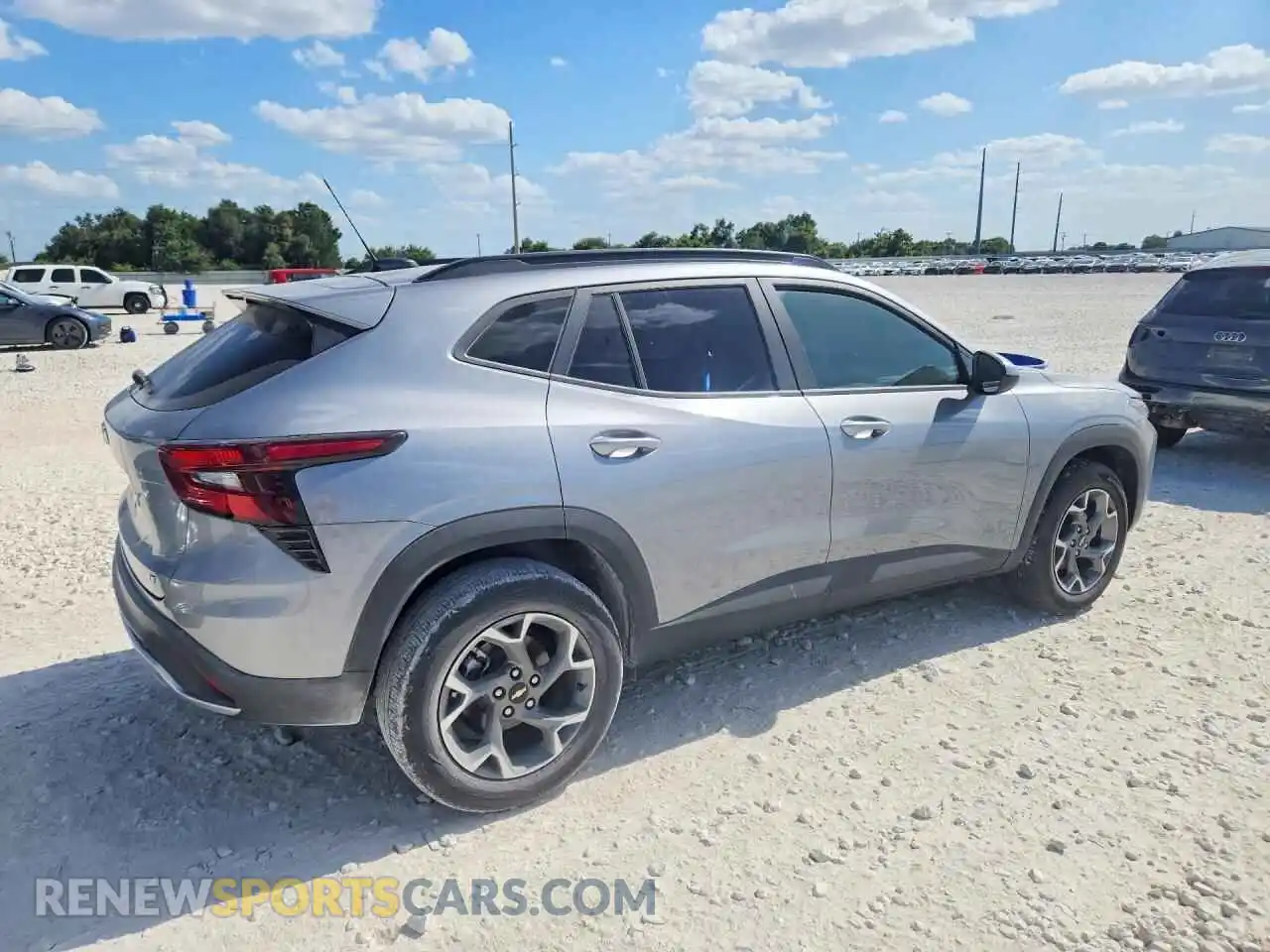 3 fotografías del automóvil dañado KL77LHEP2TC108470 CHEVROLET TRAX 2026