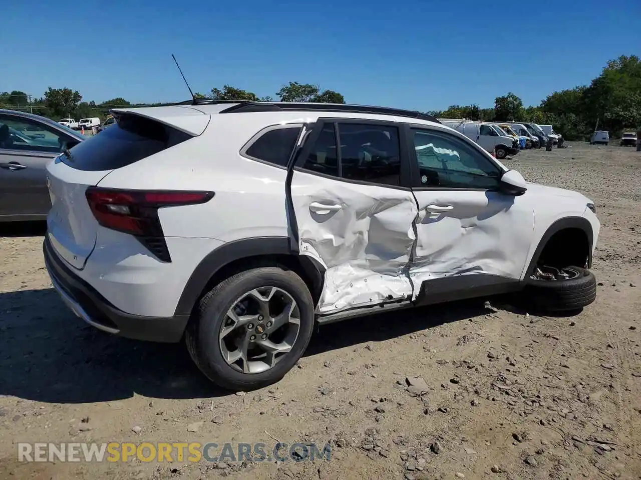 3 fotografías del automóvil dañado KL77LHEP2TC139461 CHEVROLET TRAX 2026