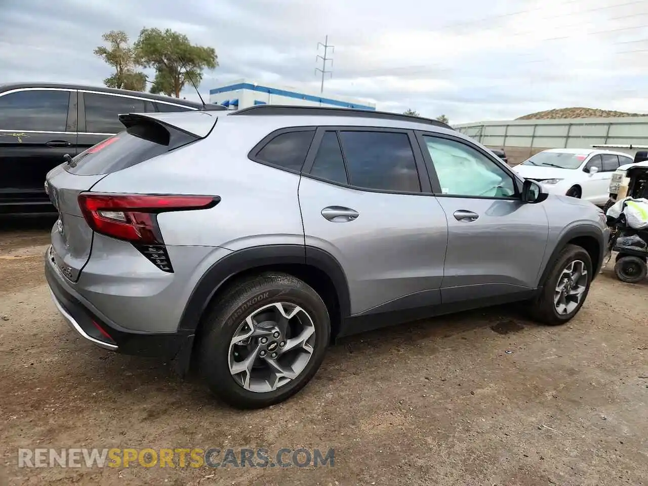 3 fotografías del automóvil dañado KL77LHEP2TC153120 CHEVROLET TRAX 2026