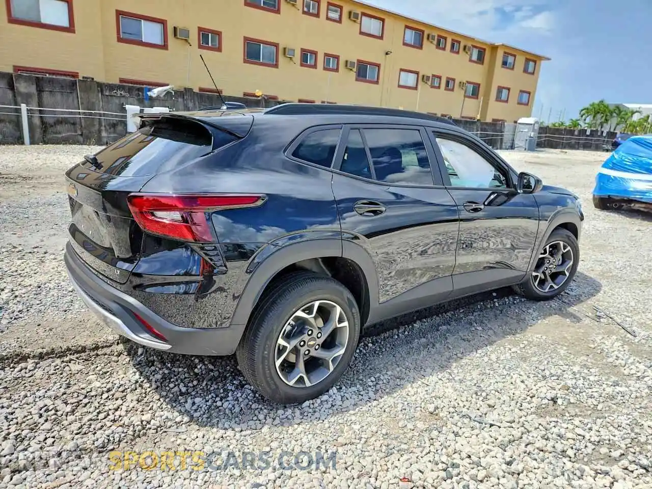 3 Фотография поврежденного автомобиля KL77LHEP2TC221612 CHEVROLET TRAX 2026