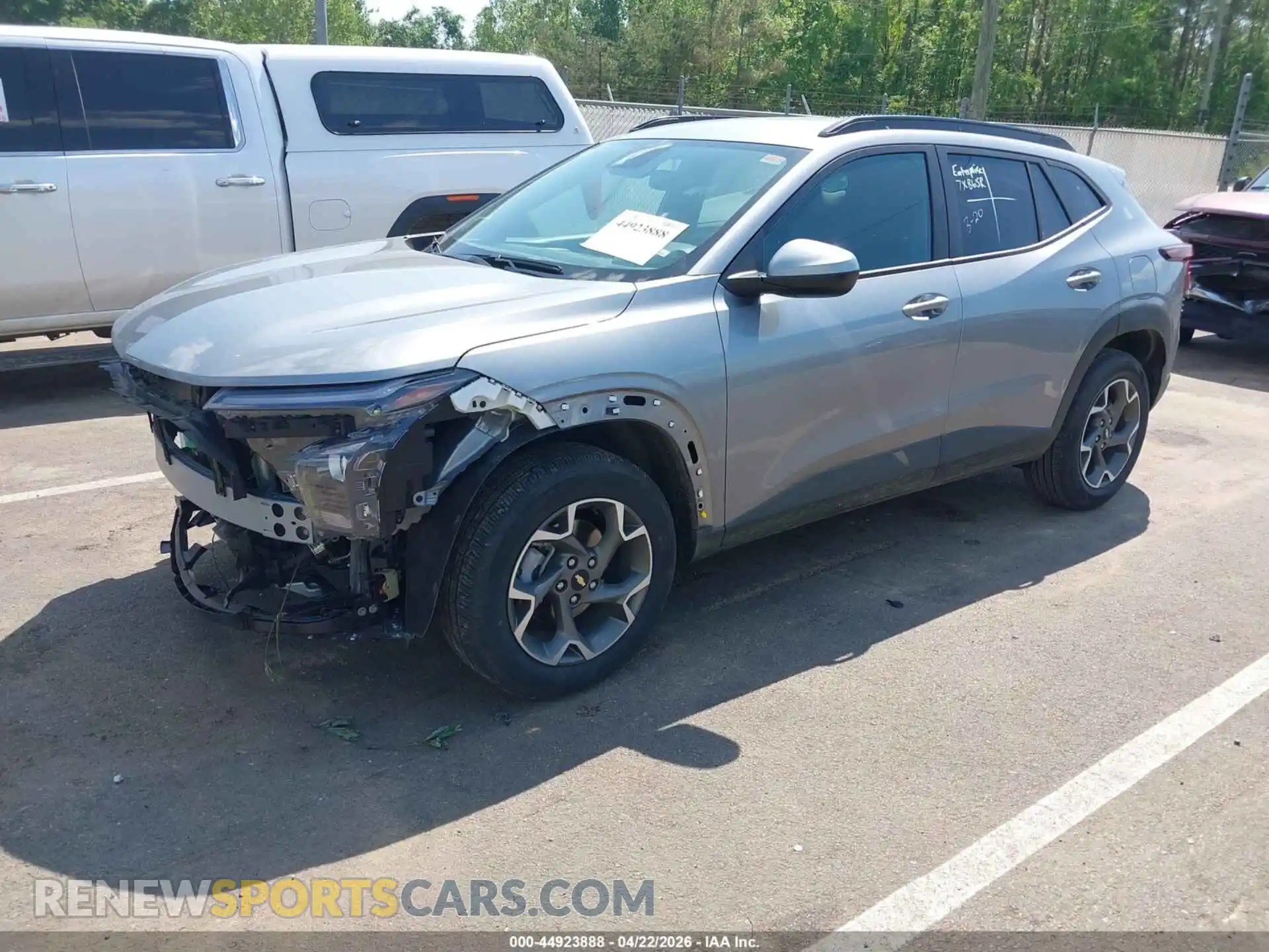 2 Photograph of a damaged car KL77LHEP4TC014042 CHEVROLET TRAX 2026