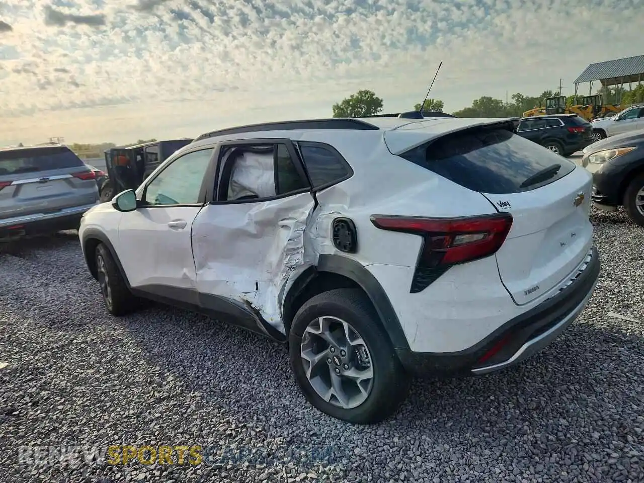 2 Фотография поврежденного автомобиля KL77LHEP4TC073687 CHEVROLET TRAX 2026
