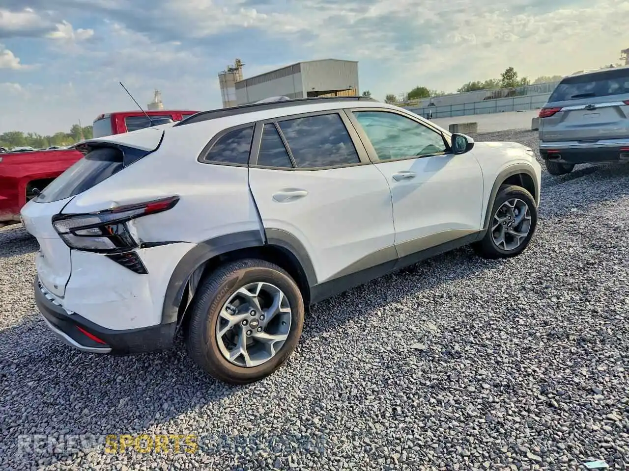 3 Фотография поврежденного автомобиля KL77LHEP4TC073687 CHEVROLET TRAX 2026
