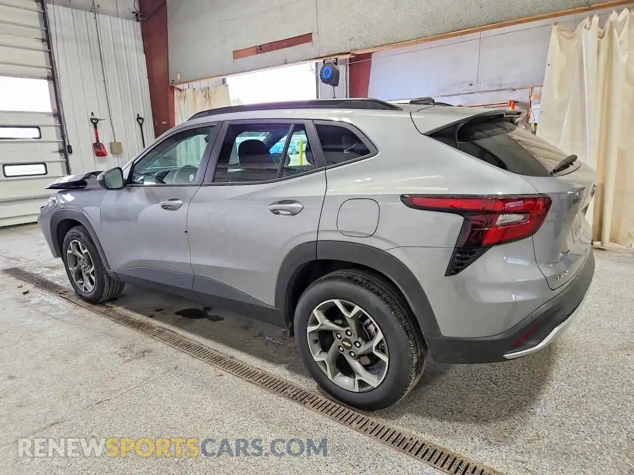 2 Photograph of a damaged car KL77LHEP4TC187673 CHEVROLET TRAX 2026
