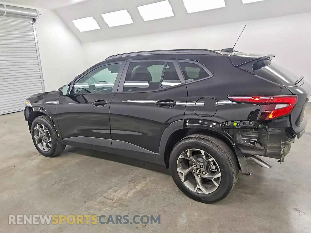 2 Photograph of a damaged car KL77LHEP4TC251677 CHEVROLET TRAX 2026