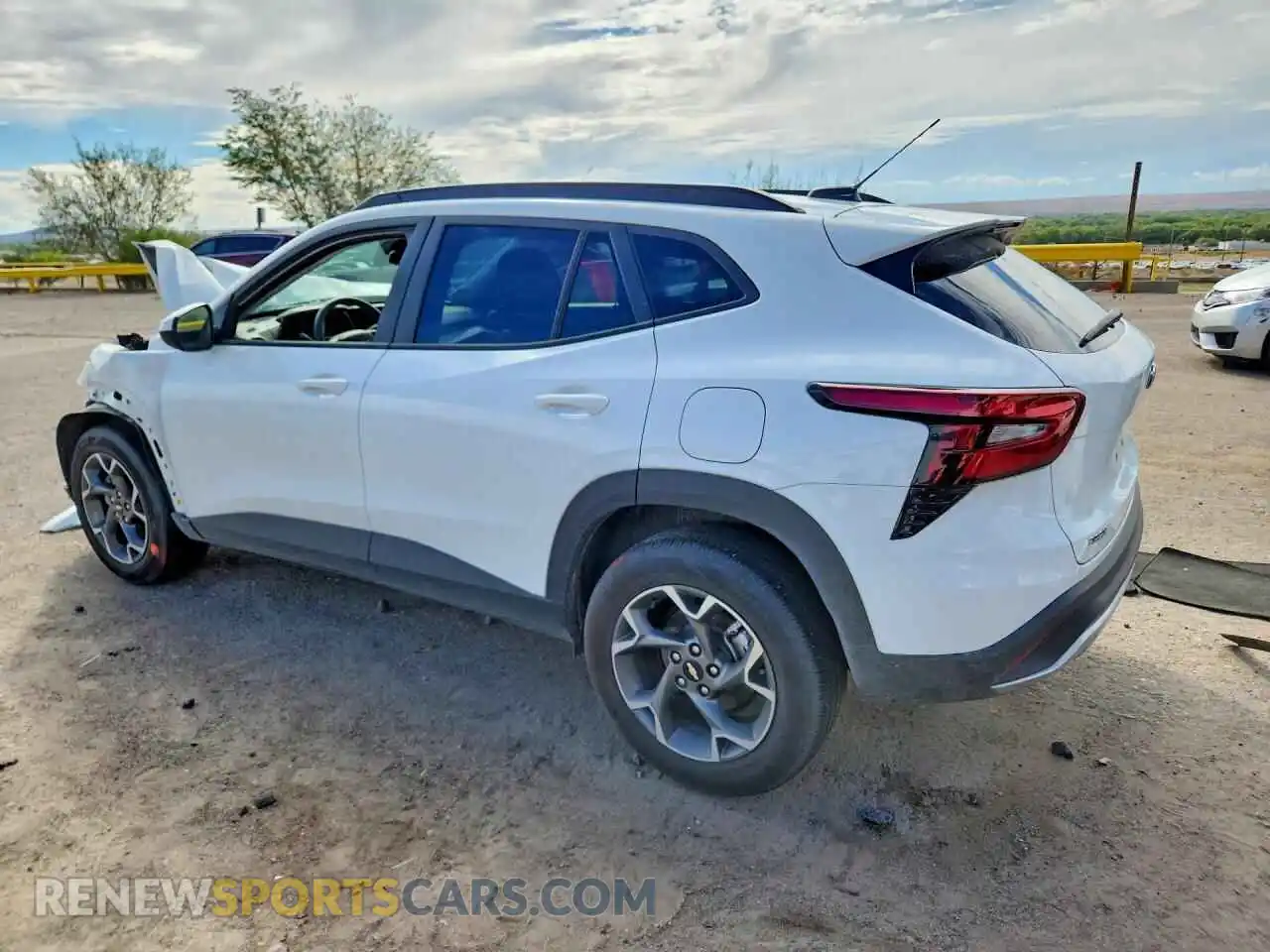 2 fotografías del automóvil dañado KL77LHEP5TC075223 CHEVROLET TRAX 2026