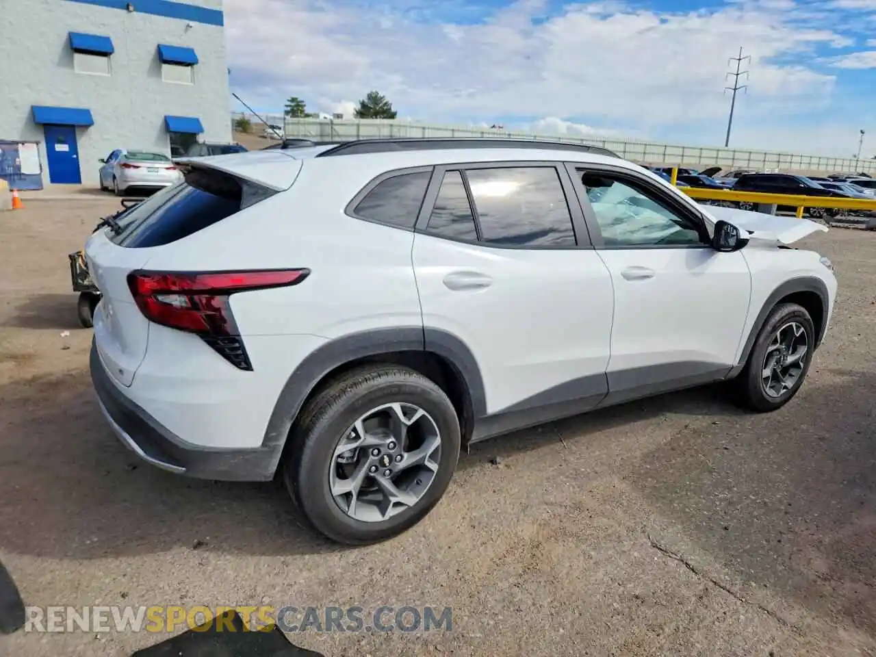 3 fotografías del automóvil dañado KL77LHEP5TC075223 CHEVROLET TRAX 2026