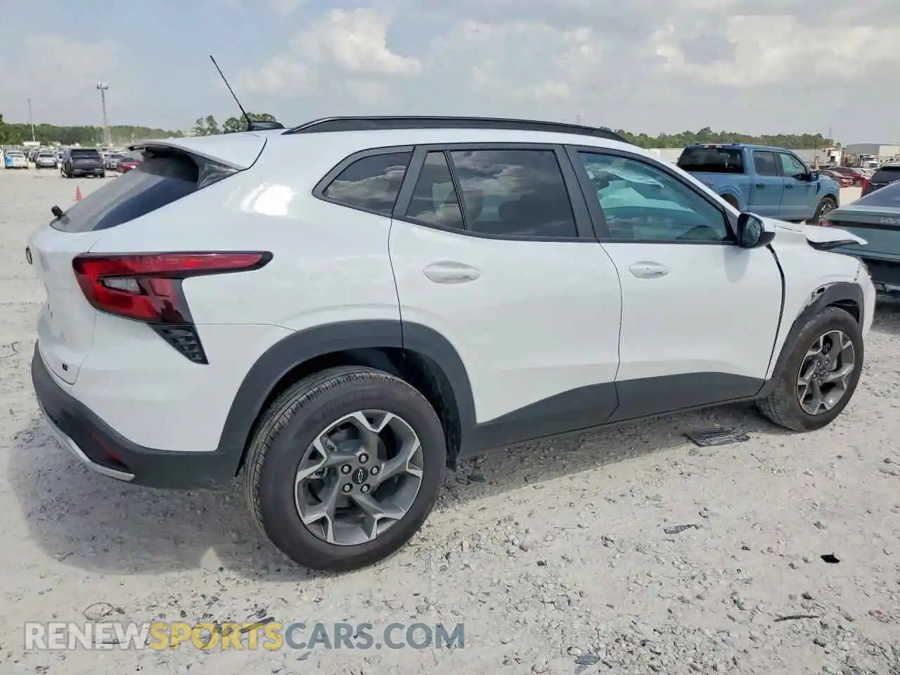 3 Photograph of a damaged car KL77LHEP5TC085153 CHEVROLET TRAX 2026
