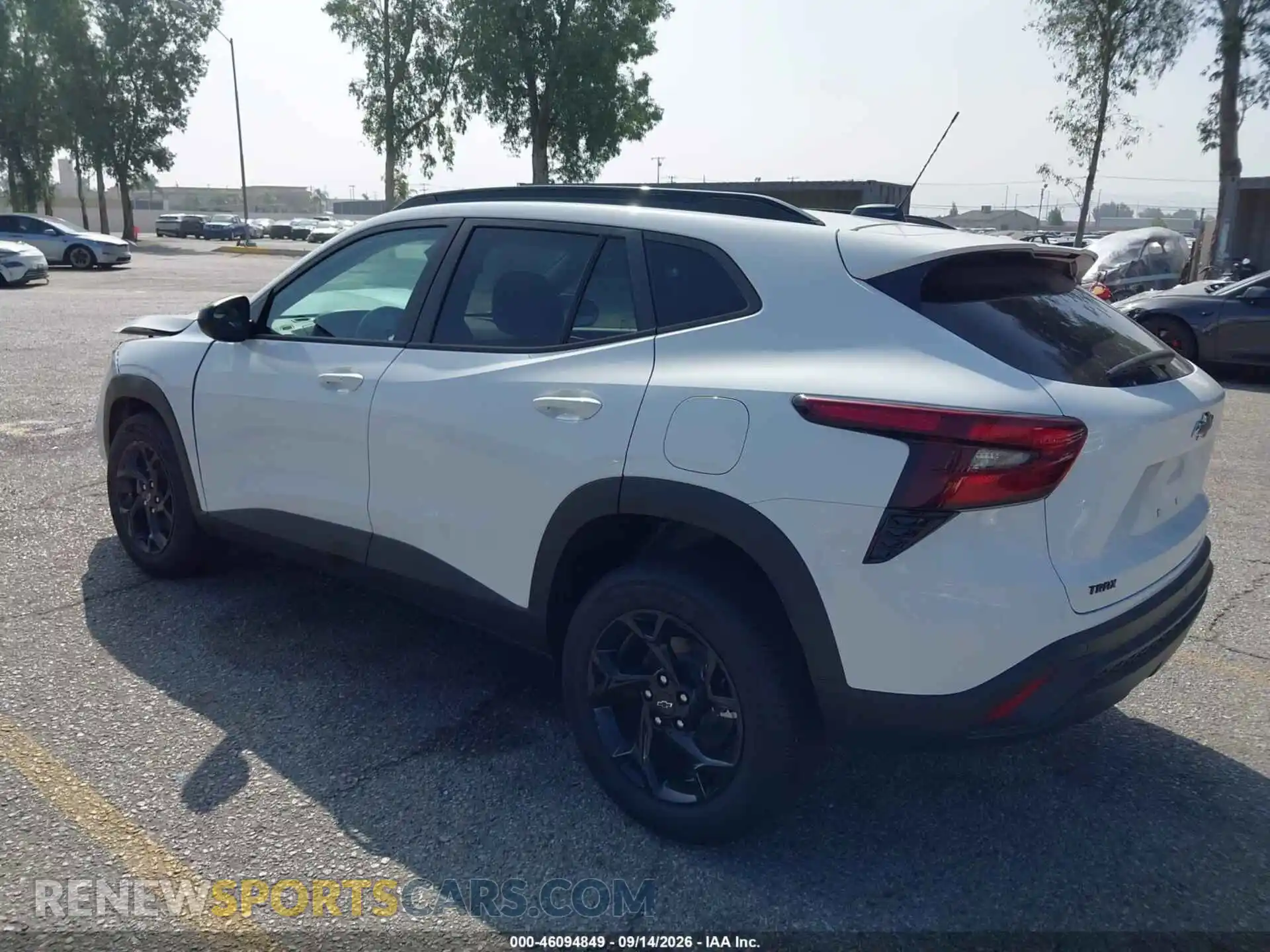 3 Фотография поврежденного автомобиля KL77LHEP5TC118958 CHEVROLET TRAX 2026
