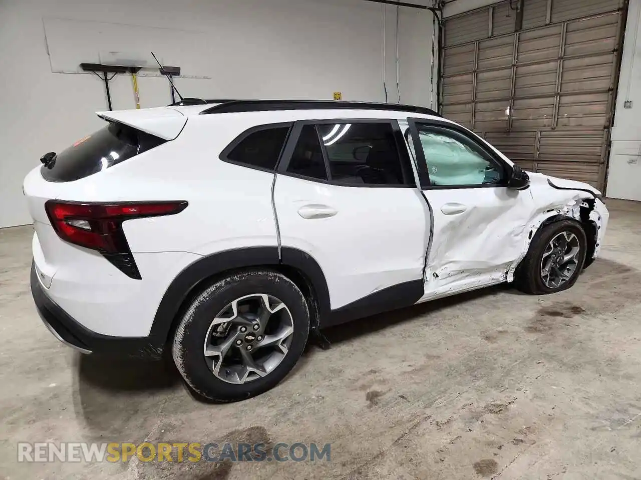 3 Photograph of a damaged car KL77LHEP5TC187973 CHEVROLET TRAX 2026