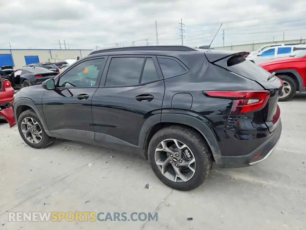 2 Фотография поврежденного автомобиля KL77LHEP6TC030257 CHEVROLET TRAX 2026