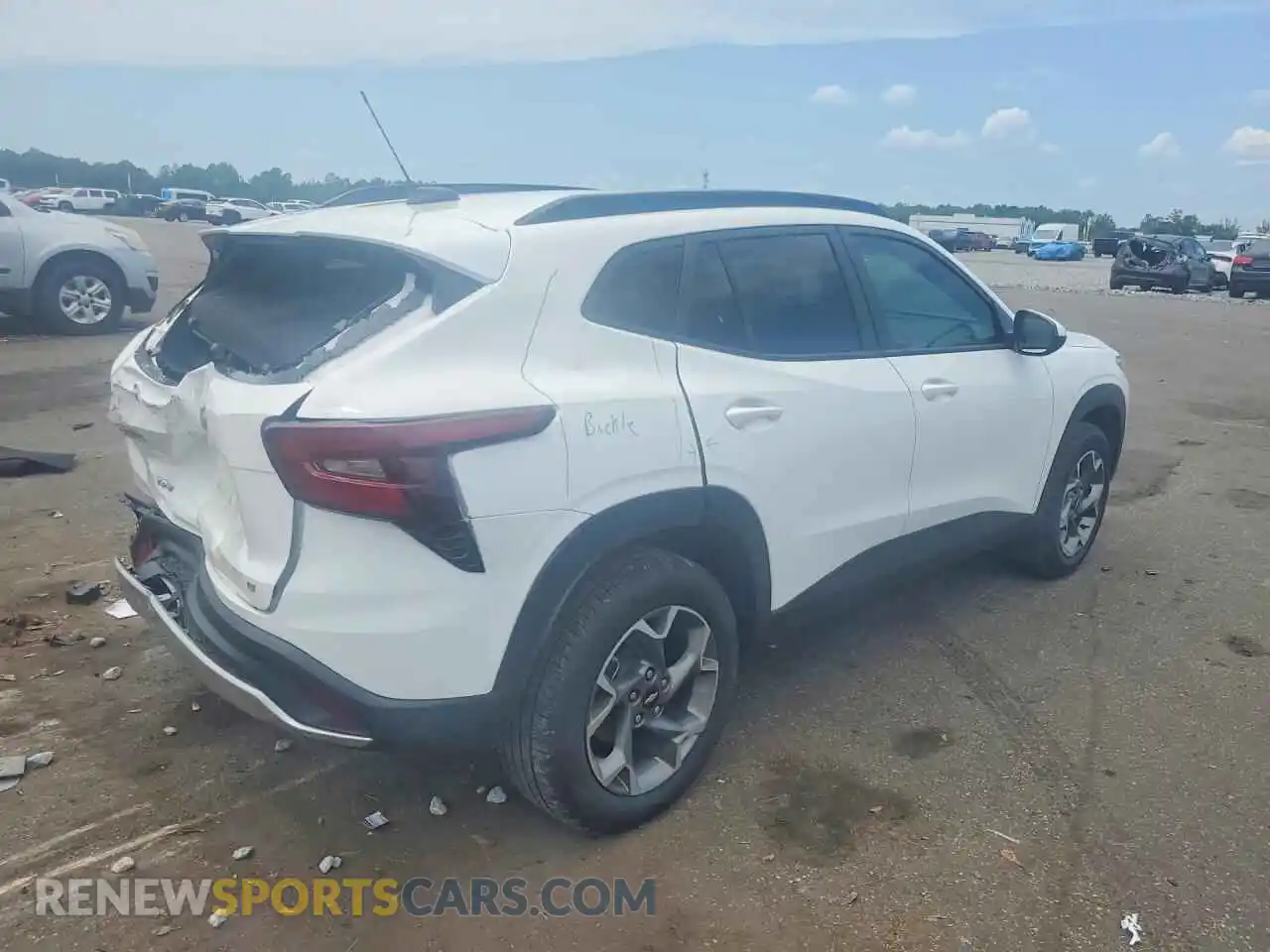 3 Photograph of a damaged car KL77LHEP6TC040187 CHEVROLET TRAX 2026