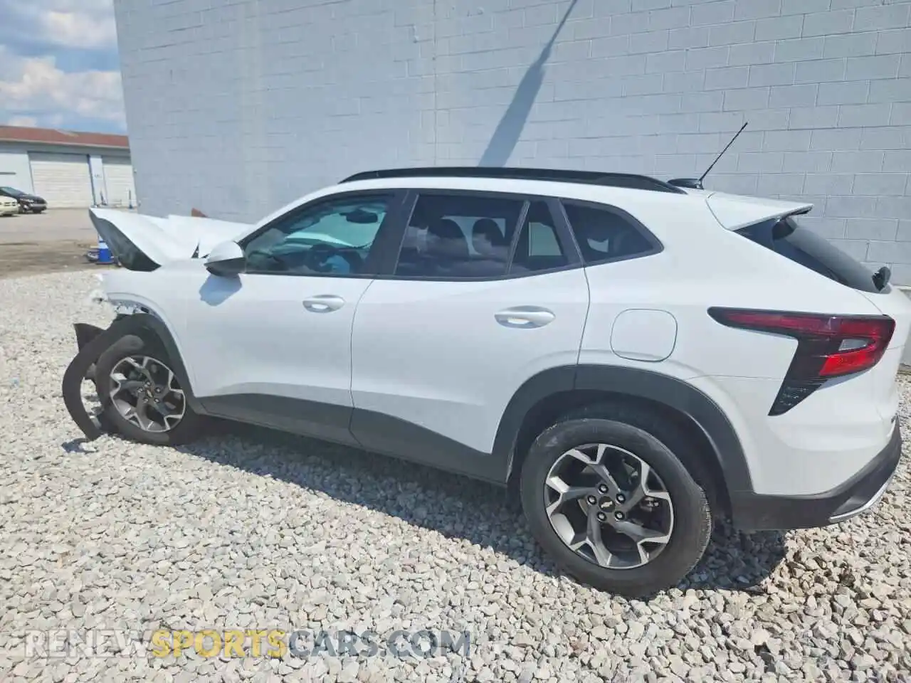 2 Photograph of a damaged car KL77LHEP6TC140841 CHEVROLET TRAX 2026