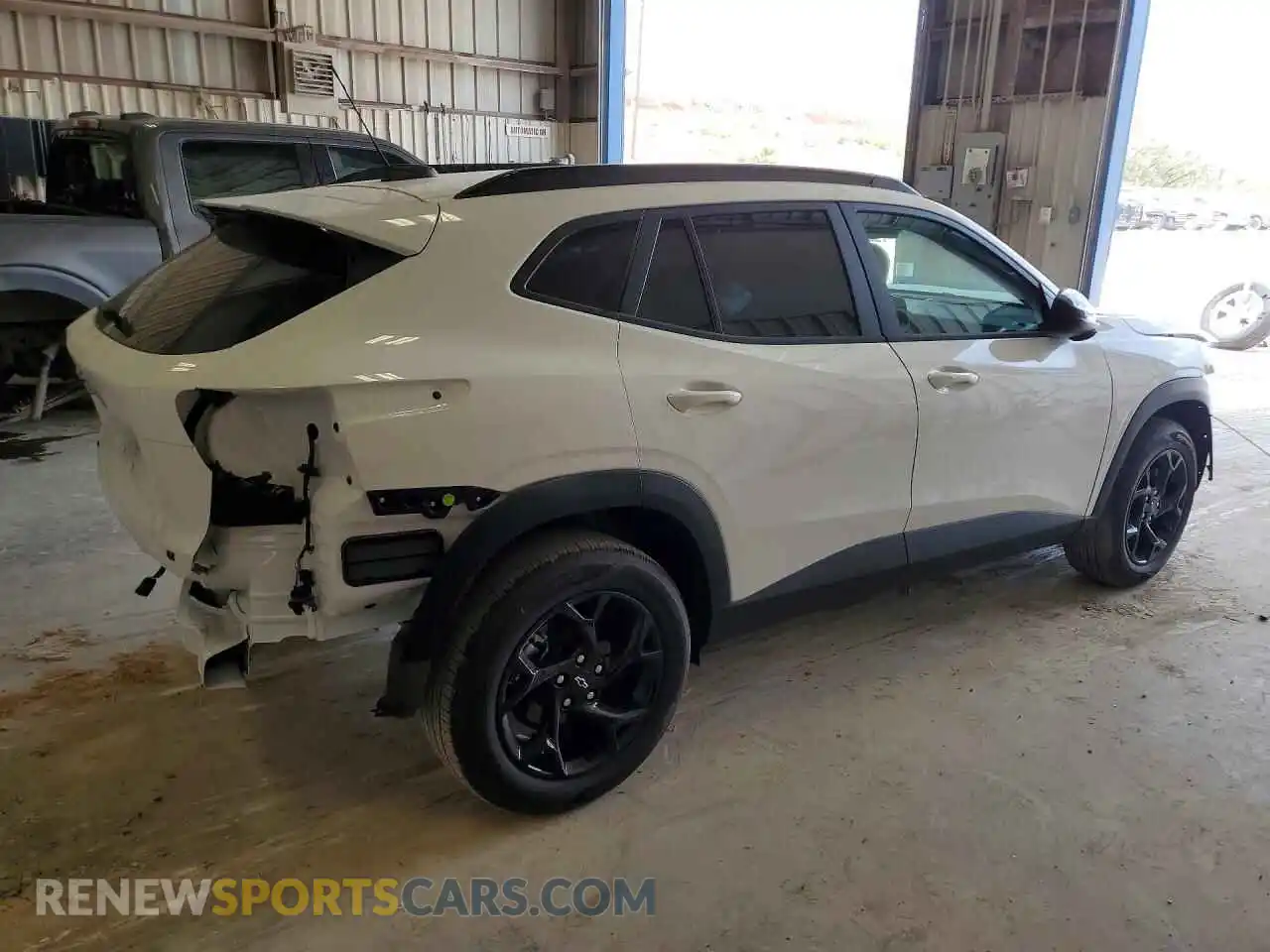 3 Фотография поврежденного автомобиля KL77LHEP6TC192194 CHEVROLET TRAX 2026