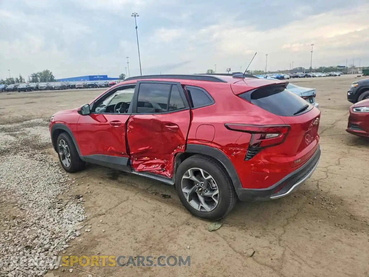 2 fotografías del automóvil dañado KL77LHEP7TC019073 CHEVROLET TRAX 2026
