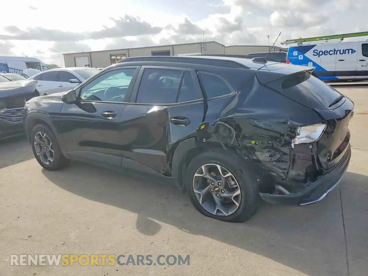 2 Photograph of a damaged car KL77LHEP7TC079581 CHEVROLET TRAX 2026