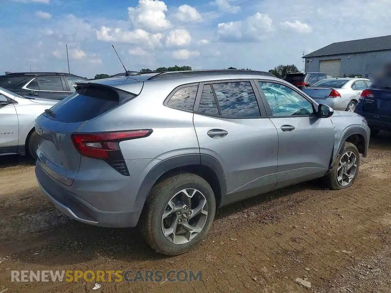 3 Фотография поврежденного автомобиля KL77LHEP7TC112059 CHEVROLET TRAX 2026