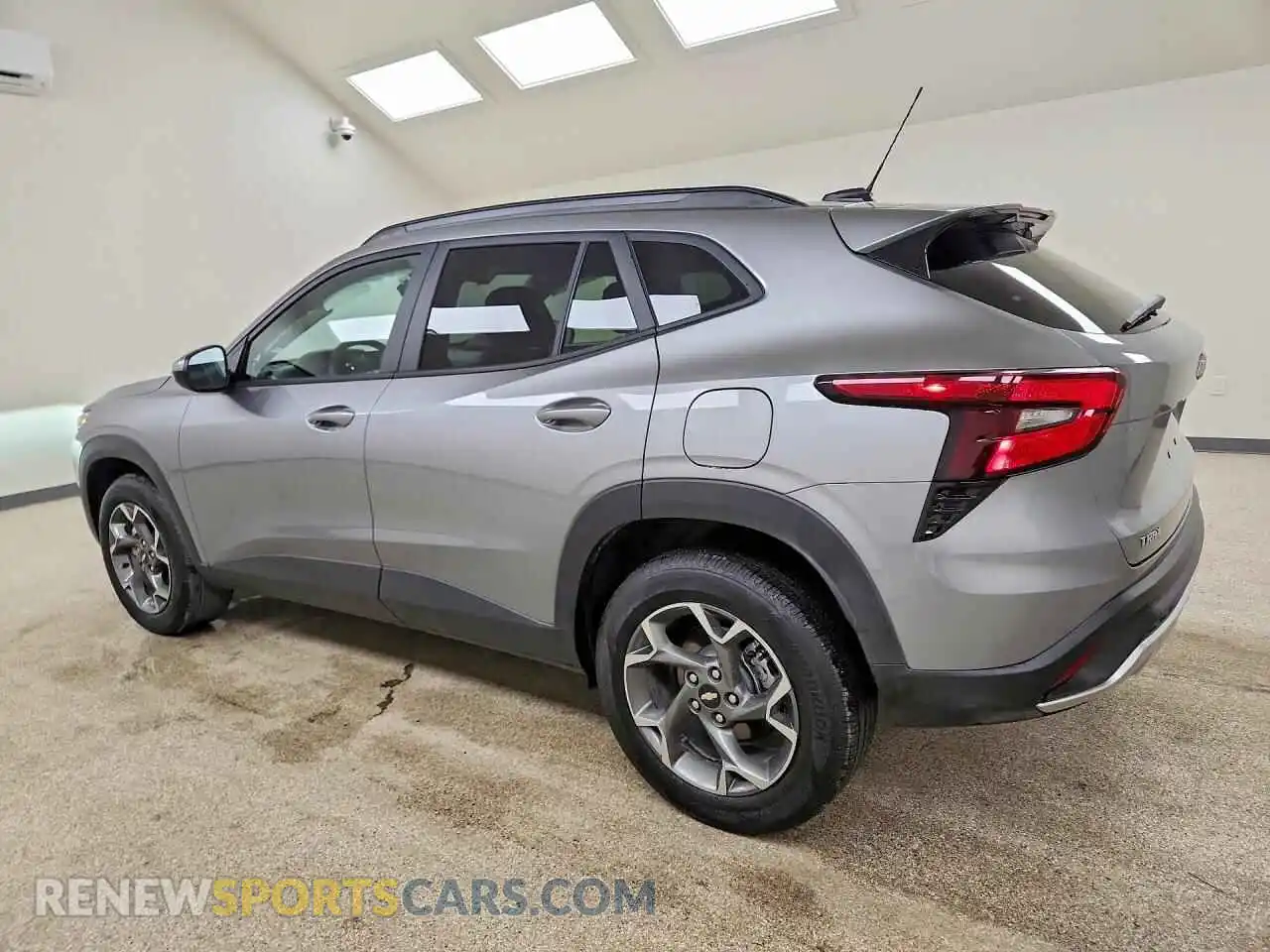 2 Фотография поврежденного автомобиля KL77LHEP7TC170933 CHEVROLET TRAX 2026