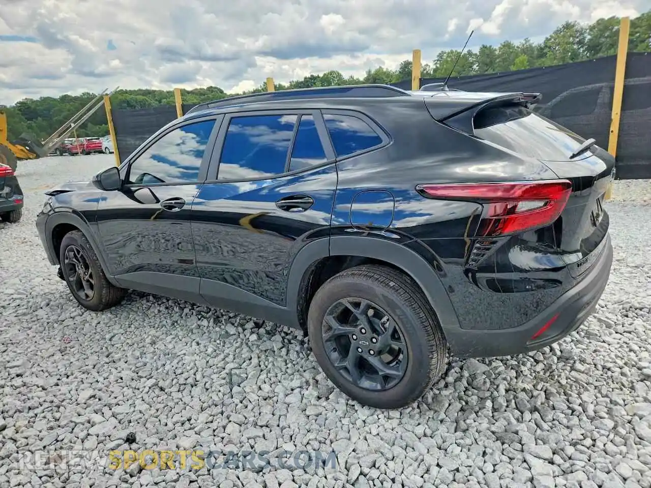 2 fotografías del automóvil dañado KL77LHEP7TC175761 CHEVROLET TRAX 2026