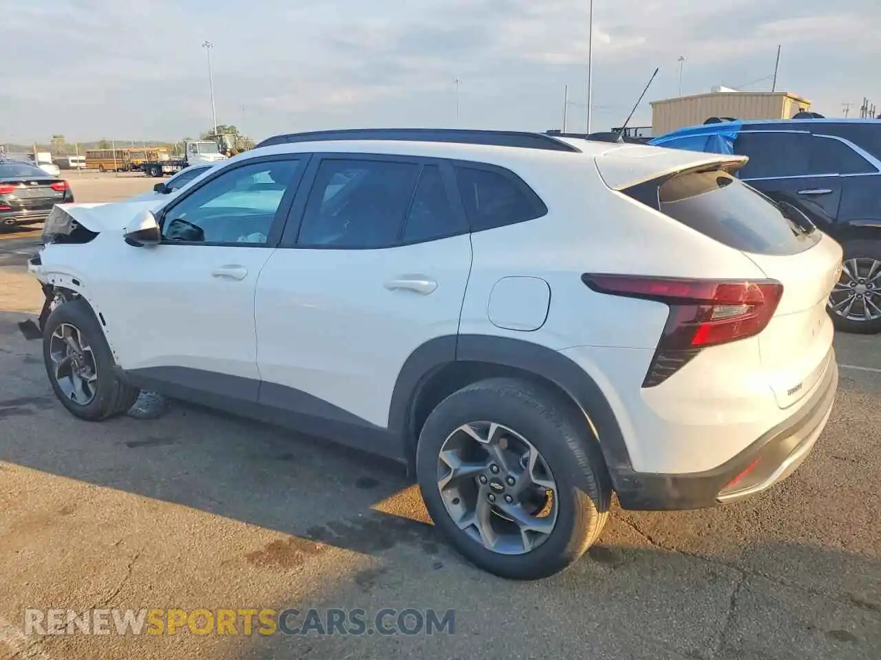 2 fotografías del automóvil dañado KL77LHEP8TC099113 CHEVROLET TRAX 2026