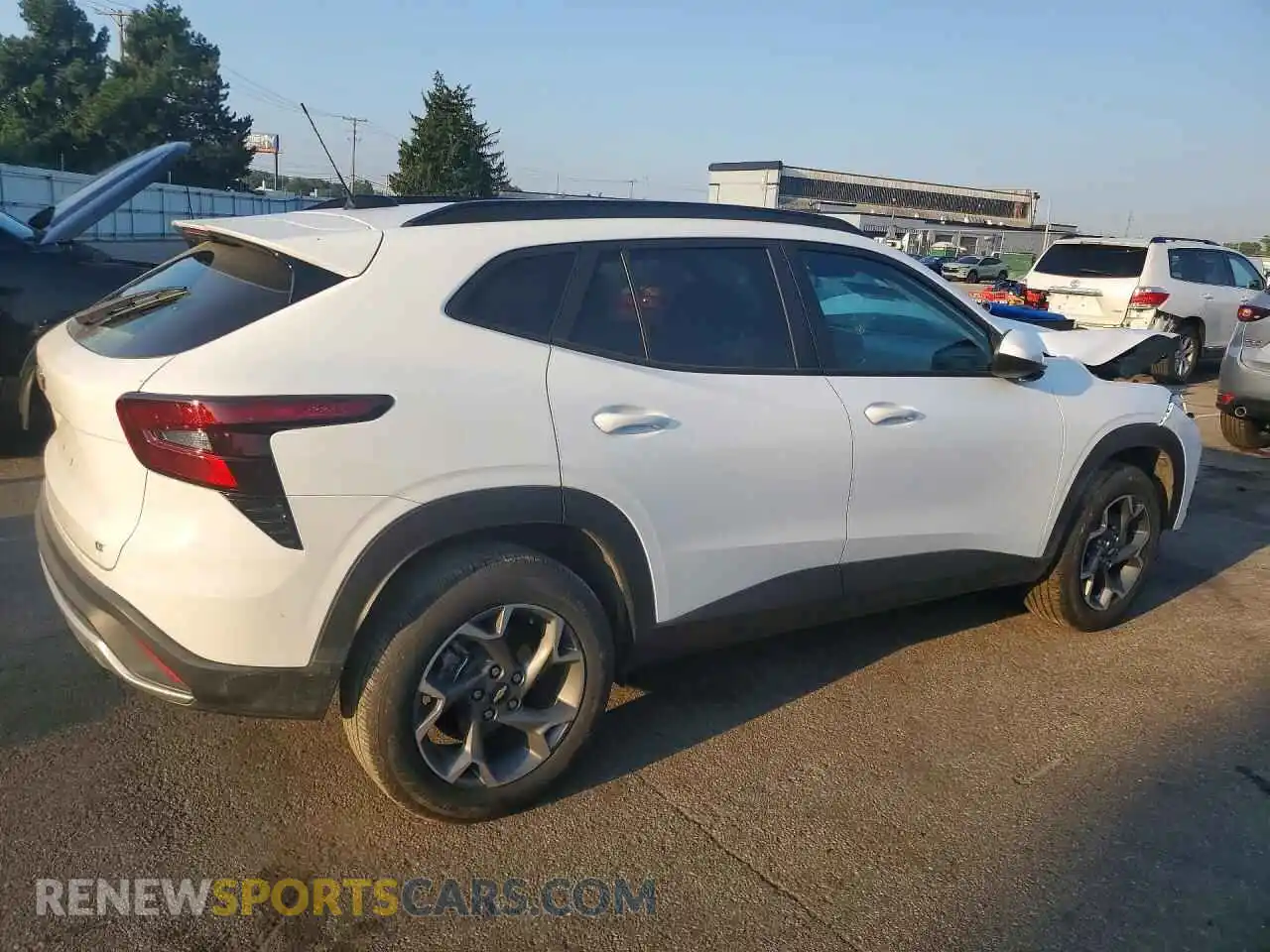 3 fotografías del automóvil dañado KL77LHEP8TC099113 CHEVROLET TRAX 2026