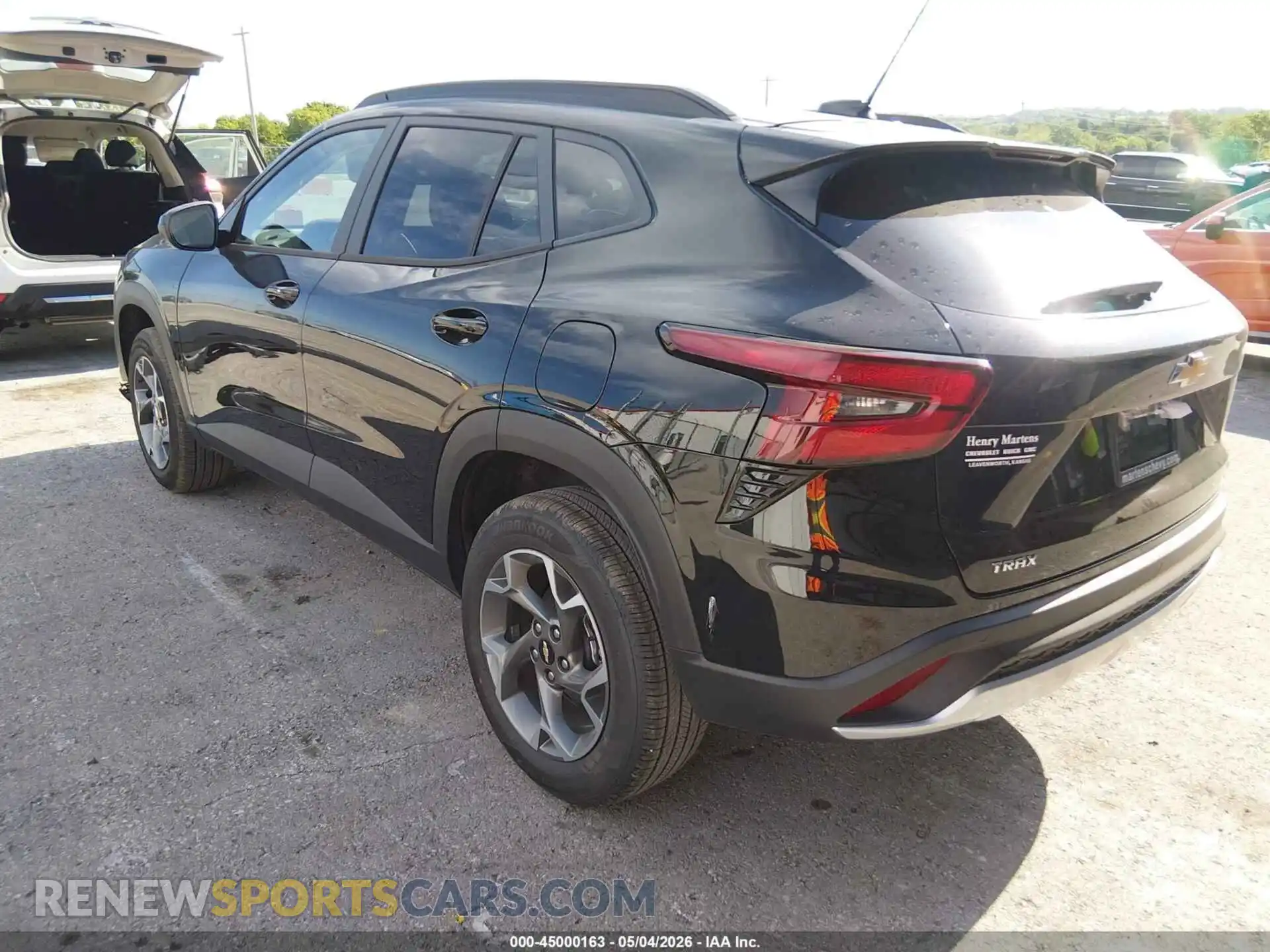 3 Photograph of a damaged car KL77LHEP8TC101037 CHEVROLET TRAX 2026