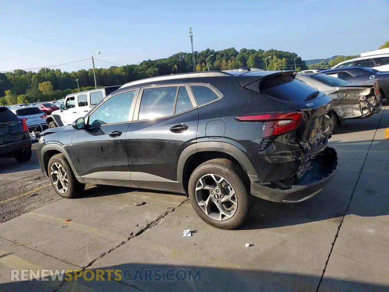 2 Photograph of a damaged car KL77LHEP9TC124195 CHEVROLET TRAX 2026