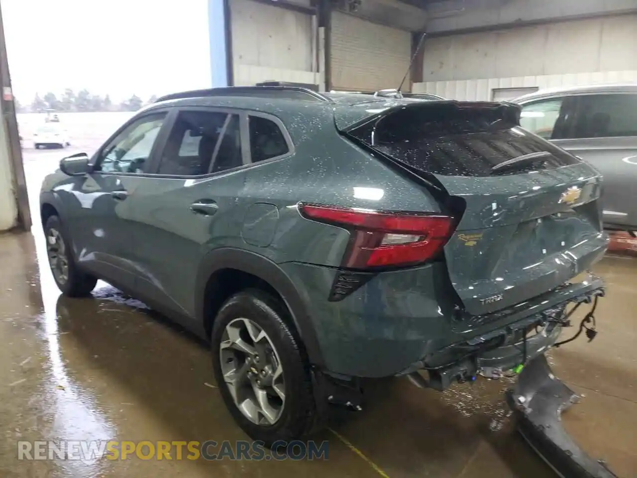 2 fotografías del automóvil dañado KL77LHEPXTC011744 CHEVROLET TRAX 2026
