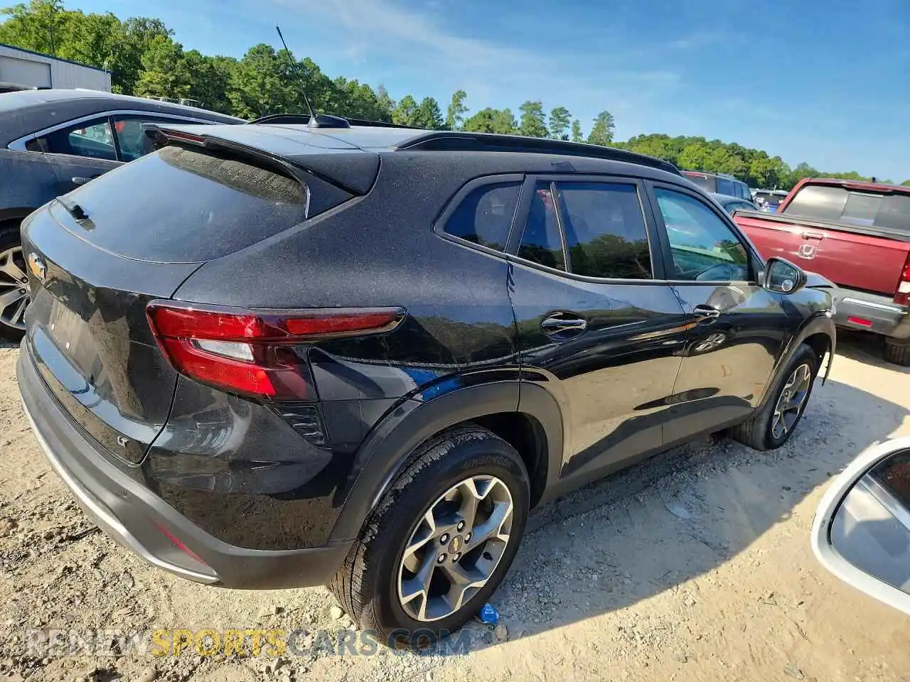 3 Фотография поврежденного автомобиля KL77LHEPXTC036336 CHEVROLET TRAX 2026