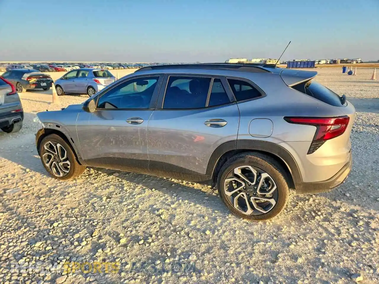 2 Фотография поврежденного автомобиля KL77LJEP8TC126060 CHEVROLET TRAX 2026