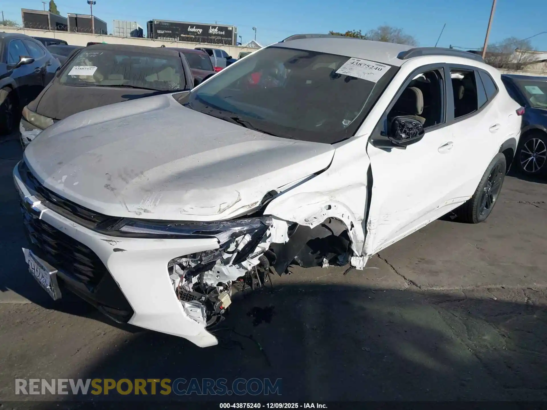 2 fotografías del automóvil dañado KL77LKEP0TC013371 CHEVROLET TRAX 2026