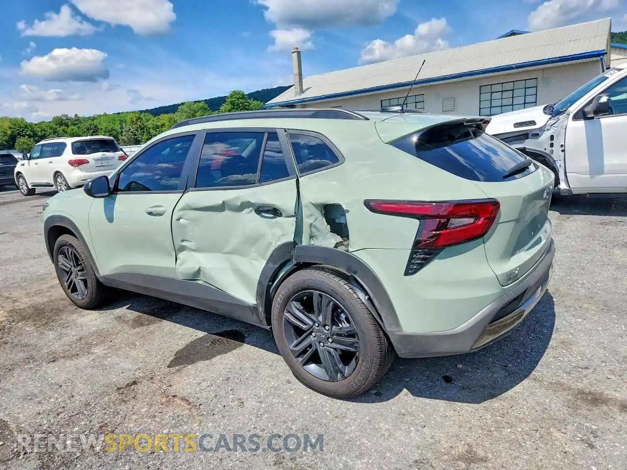2 fotografías del automóvil dañado KL77LKEP0TC161469 CHEVROLET TRAX 2026