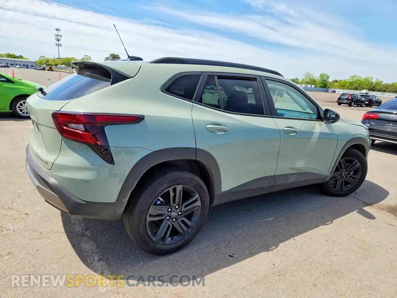 3 Фотография поврежденного автомобиля KL77LKEP1TC040434 CHEVROLET TRAX 2026