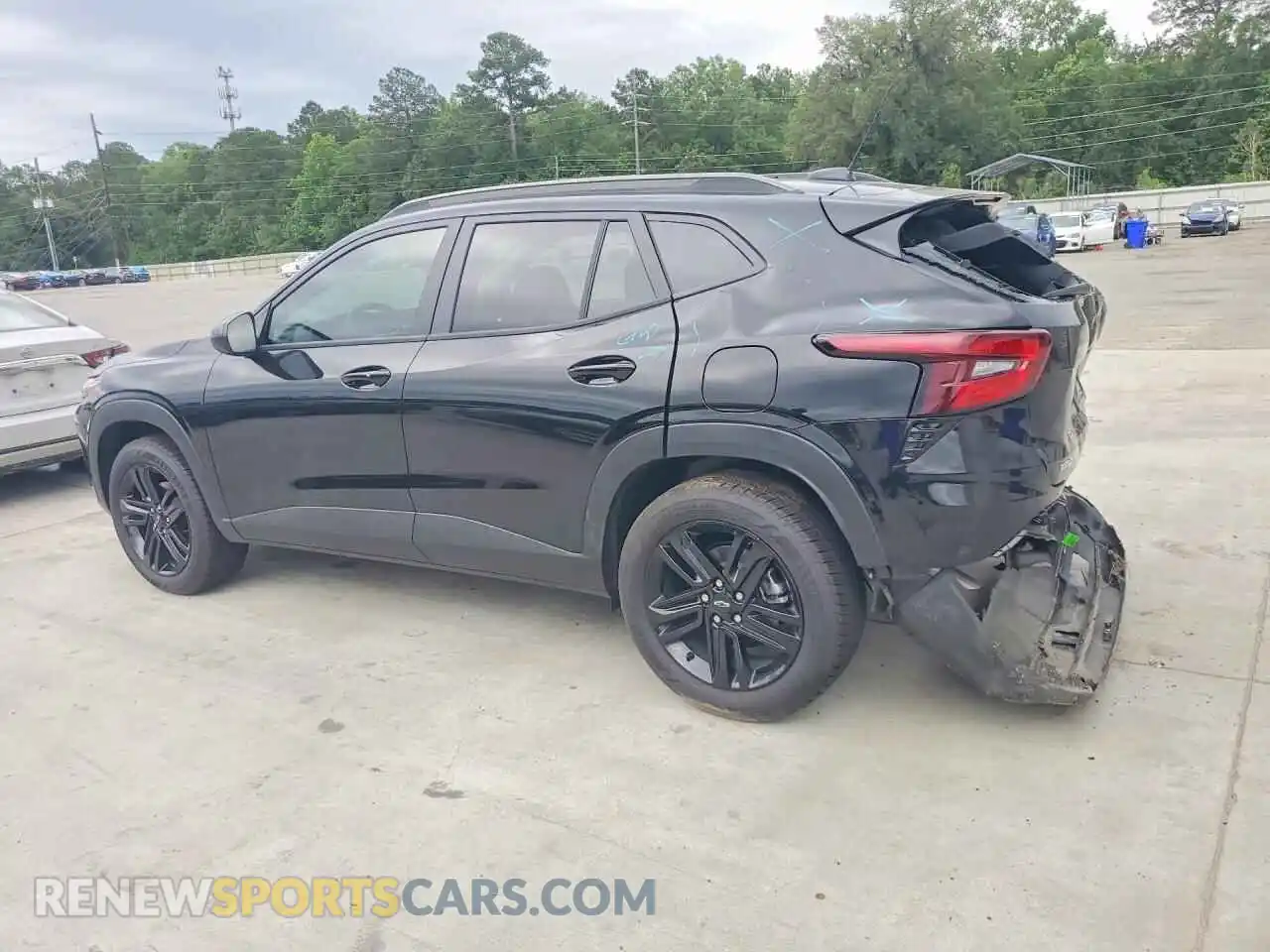 2 Photograph of a damaged car KL77LKEP8TC085936 CHEVROLET TRAX 2026