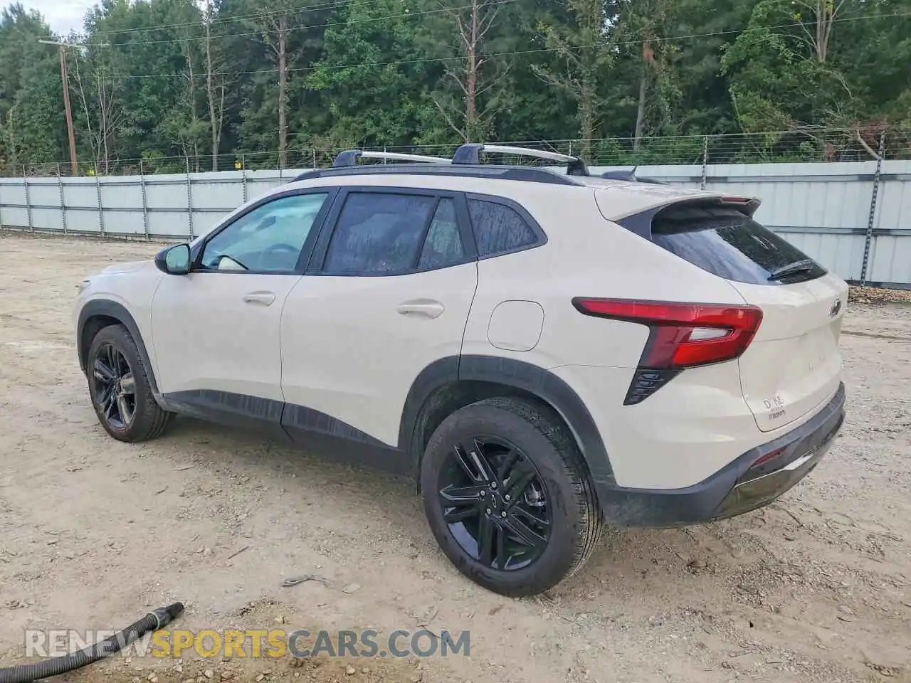 2 Фотография поврежденного автомобиля KL77LKEP9TC067526 CHEVROLET TRAX 2026
