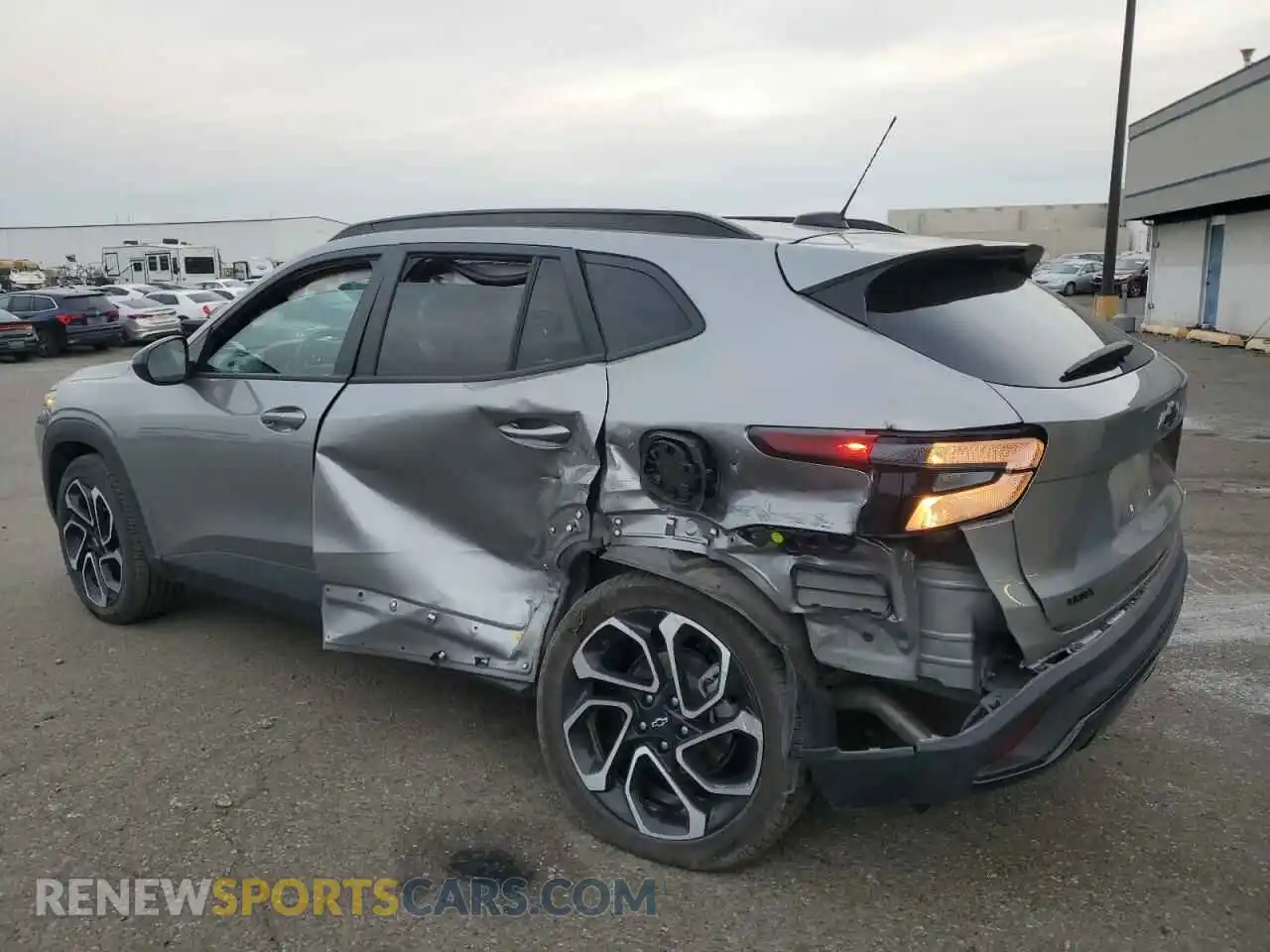 2 Photograph of a damaged car KL77LJE20RC106916 CHEVROLET TRAX 2RS 2024