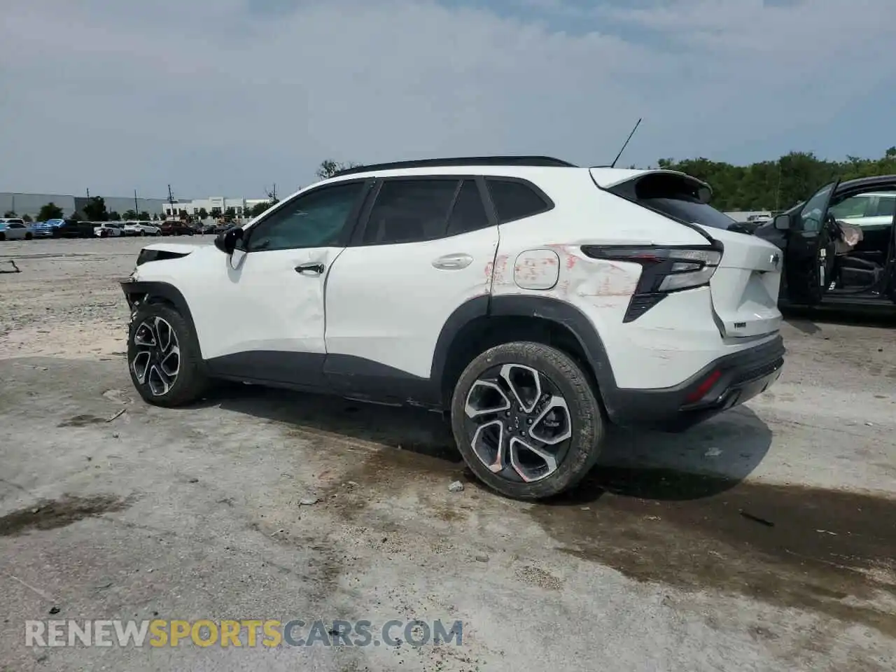 2 Фотография поврежденного автомобиля KL77LJE27RC049498 CHEVROLET TRAX 2RS 2024