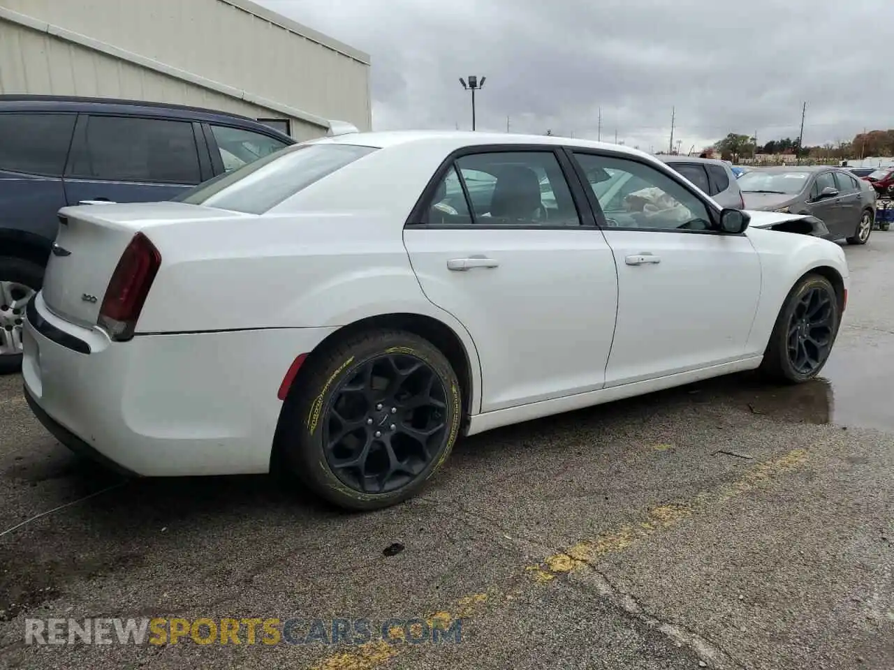3 Photograph of a damaged car 2C3CCAAG0KH738549 CHRYSLER 300 2019