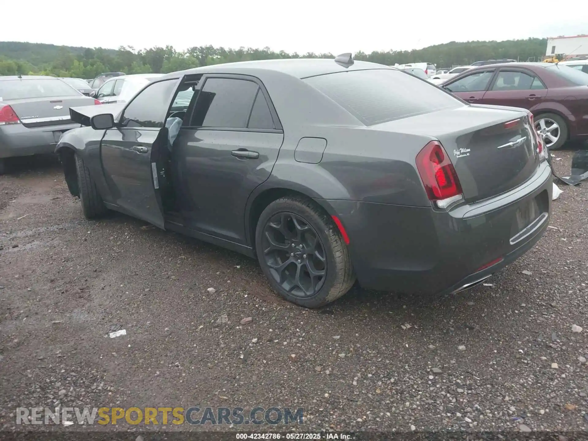 3 Photograph of a damaged car 2C3CCAAG2KH739315 CHRYSLER 300 2019