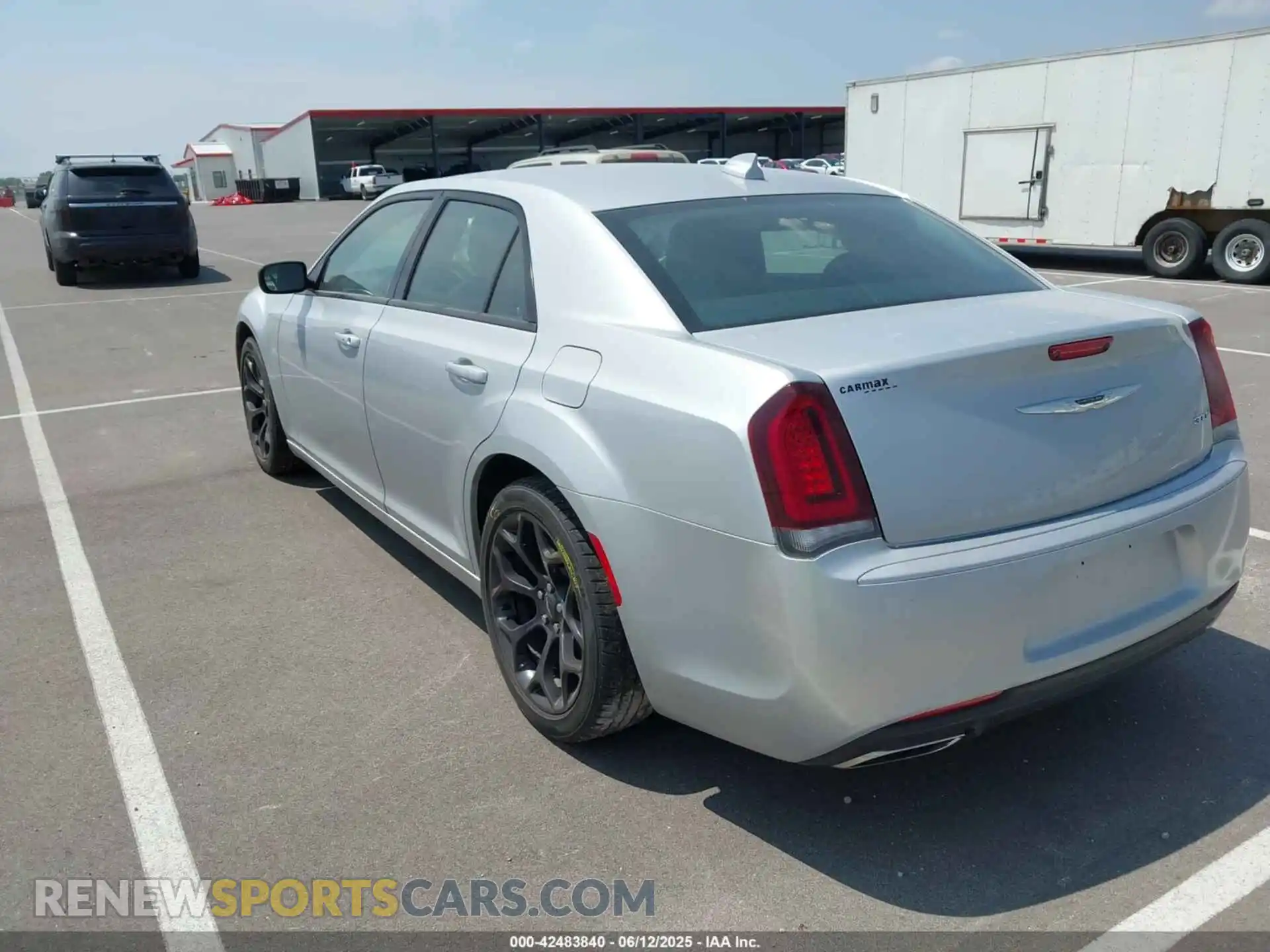3 Photograph of a damaged car 2C3CCAAG4KH648286 CHRYSLER 300 2019