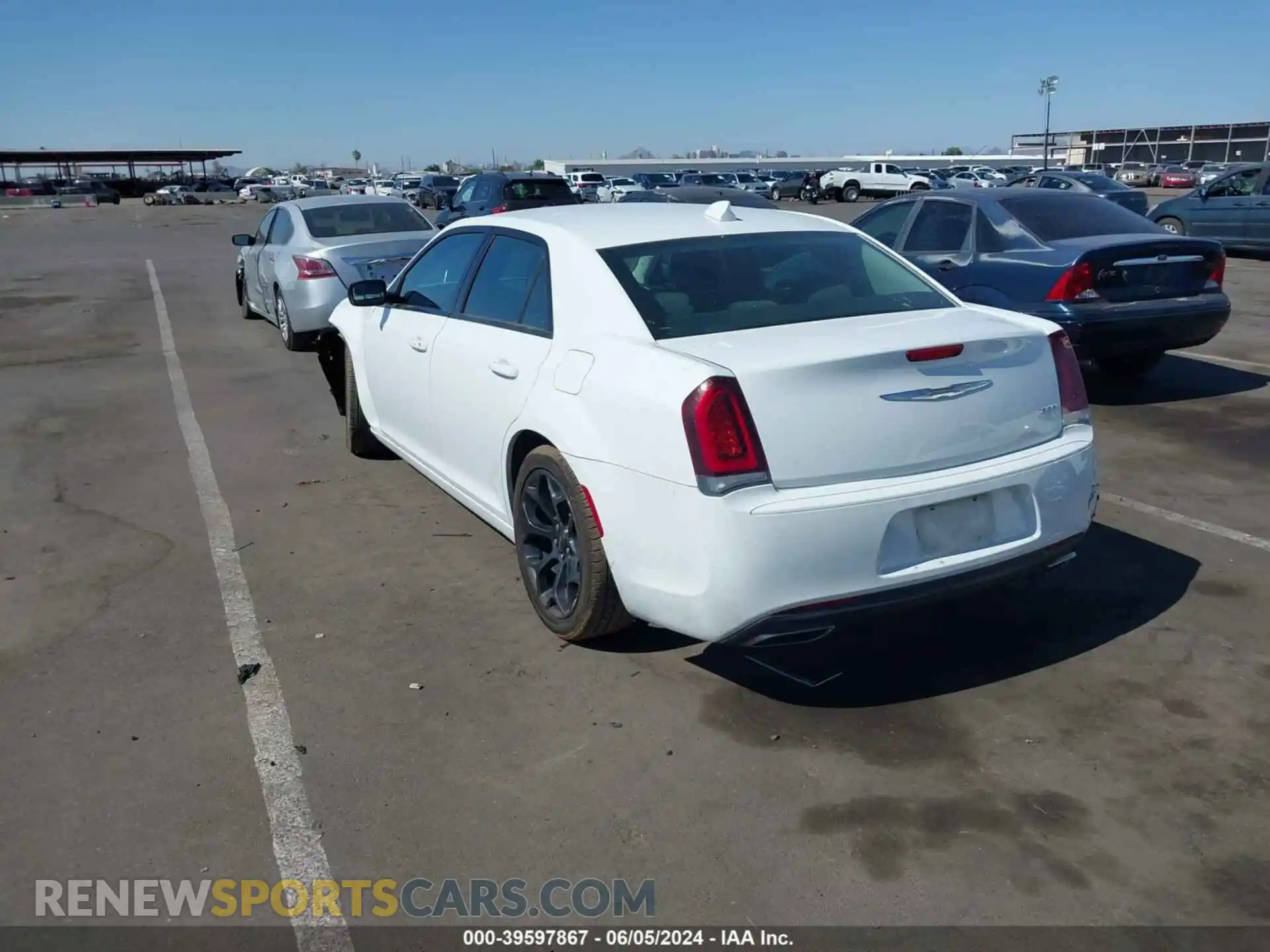 3 Photograph of a damaged car 2C3CCAAG6KH565166 CHRYSLER 300 2019