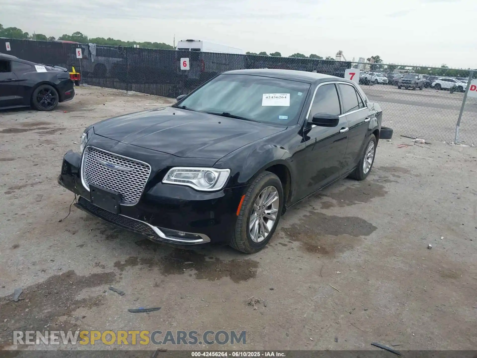 2 Фотография поврежденного автомобиля 2C3CCAAG6KH610400 CHRYSLER 300 2019