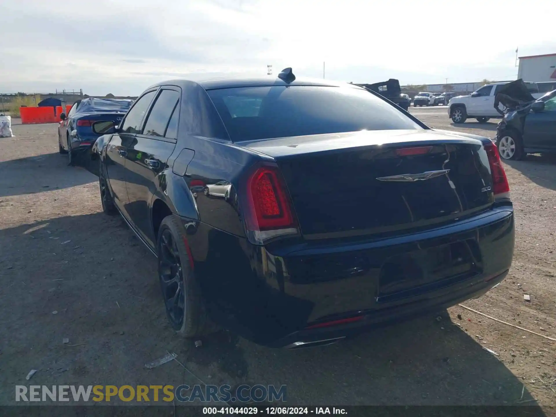 3 Photograph of a damaged car 2C3CCAAG7KH614262 CHRYSLER 300 2019