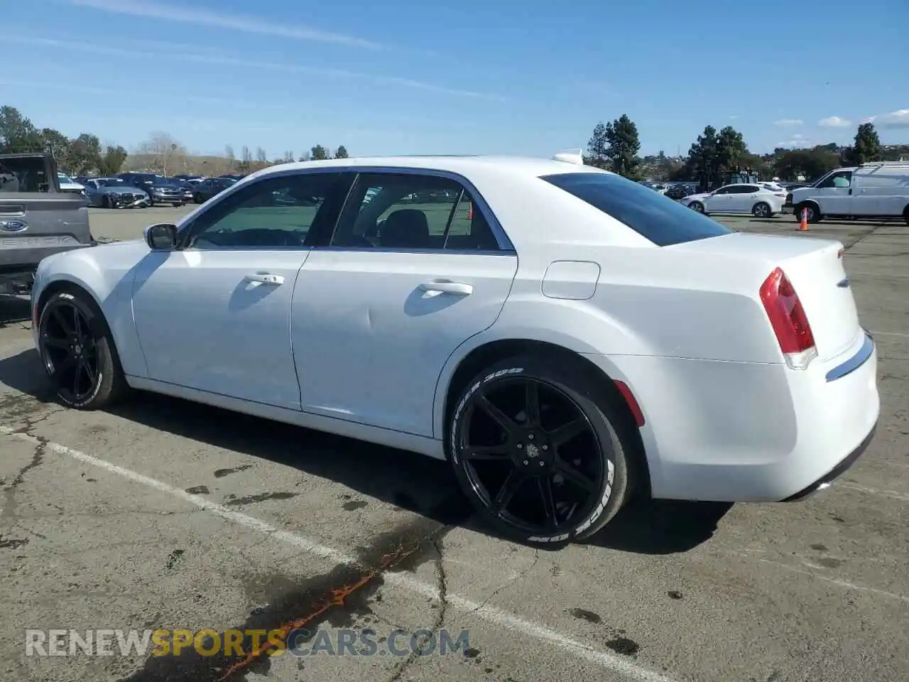 2 Photograph of a damaged car 2C3CCAAG7KH690614 CHRYSLER 300 2019
