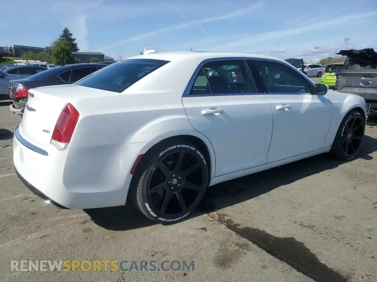 3 Photograph of a damaged car 2C3CCAAG7KH690614 CHRYSLER 300 2019