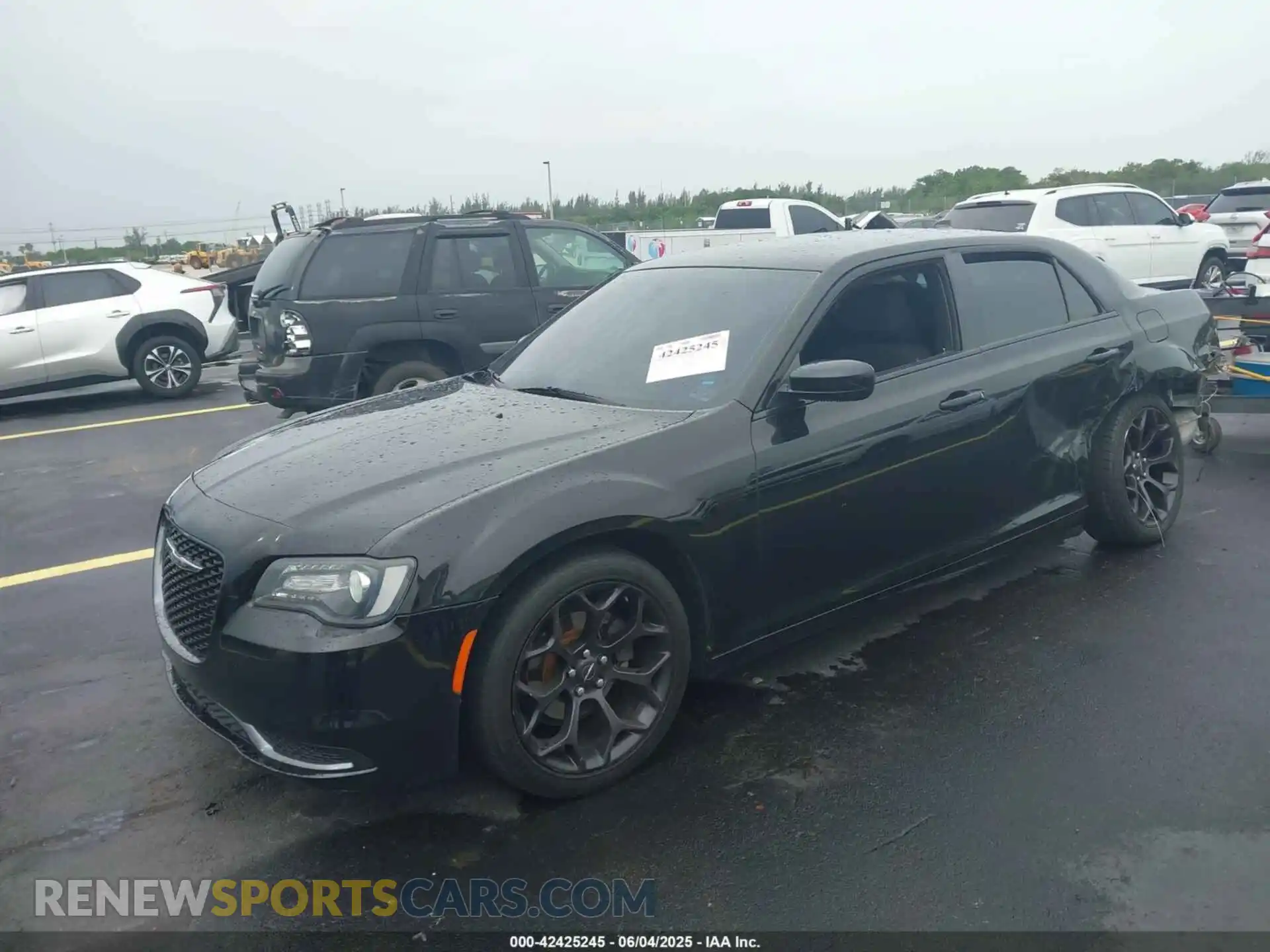 2 fotografías del automóvil dañado 2C3CCAAG9KH690761 CHRYSLER 300 2019