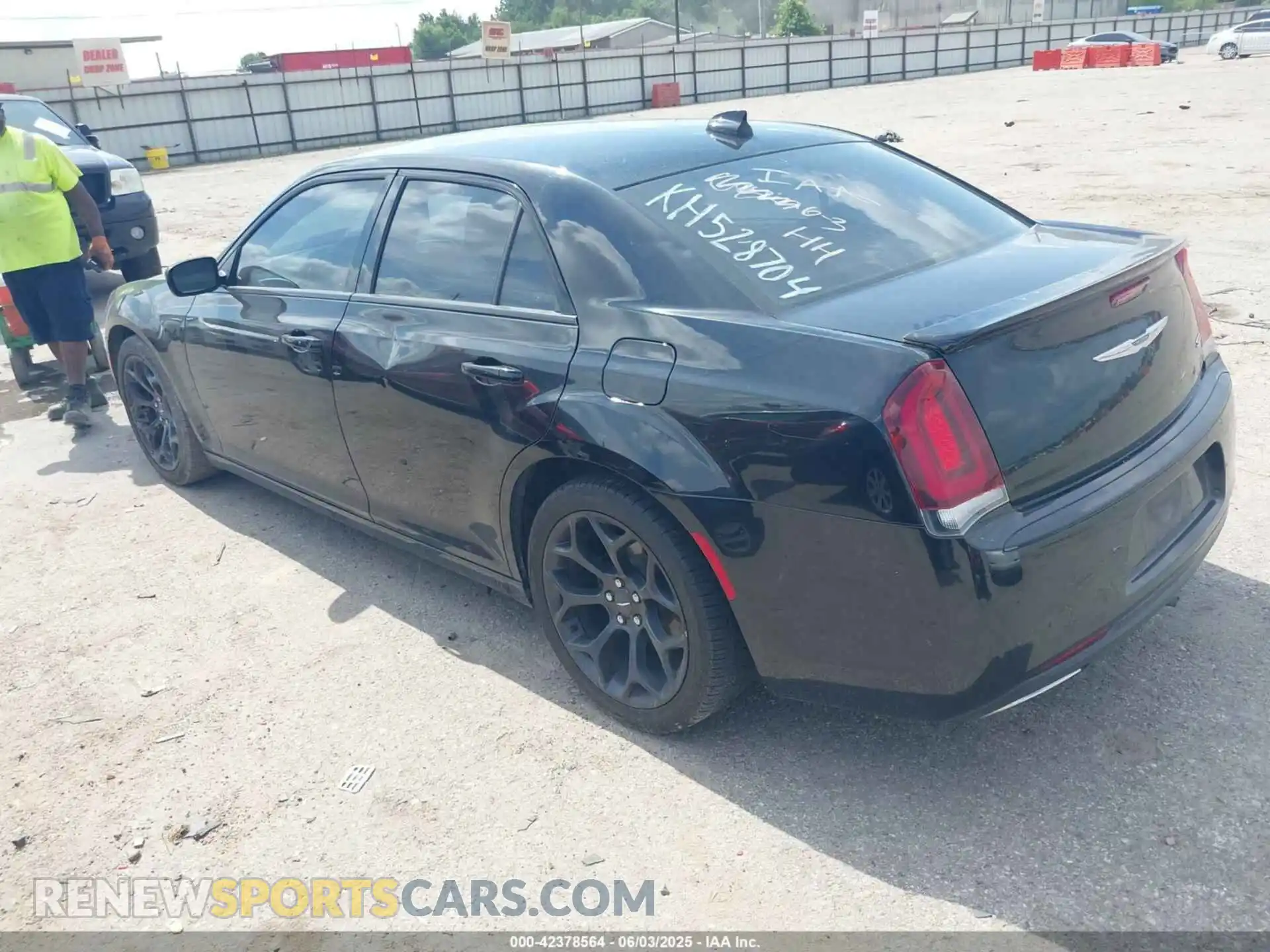 3 Photograph of a damaged car 2C3CCAAGXKH528704 CHRYSLER 300 2019